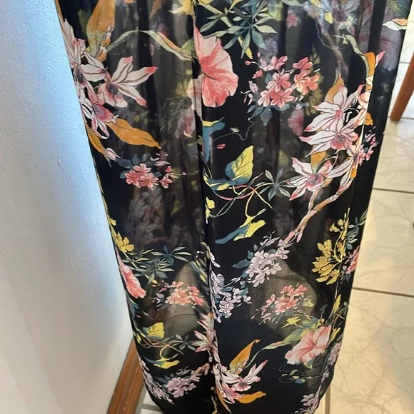 H&M Divided-flower maxi skirt-beautiful flower print- 2 slits-perfect condition - Picture 4 of 6